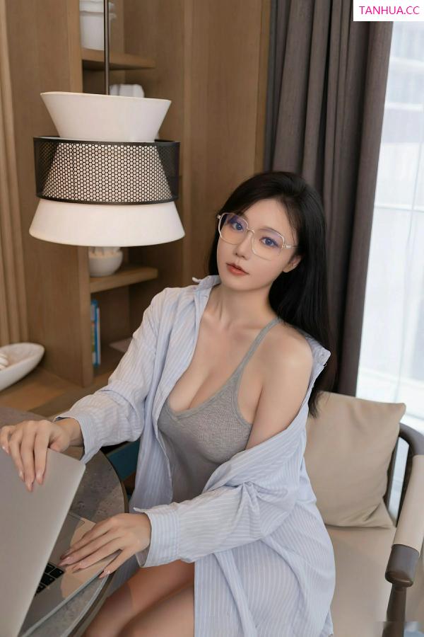[XiuRen]高清写真图 2025.08.12 No.10641 安然anran 电竞少女